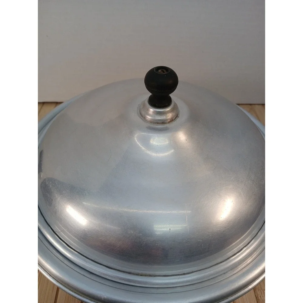 Vintage Wear-Ever No 170 Aluminum Dutch Oven Casserole Pot with Lid Made in USA